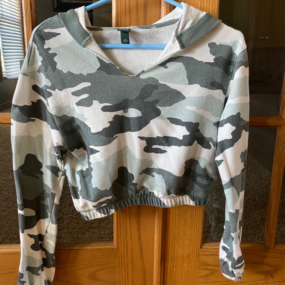 Cropped sweater